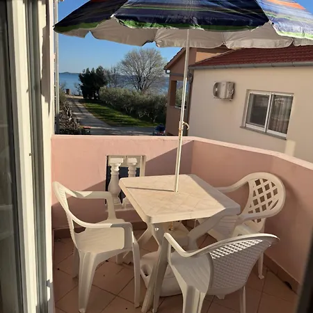 Jermen Casa de hóspedes Sukošan