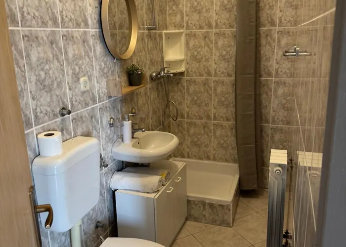 Jermen Guest house Sukosan